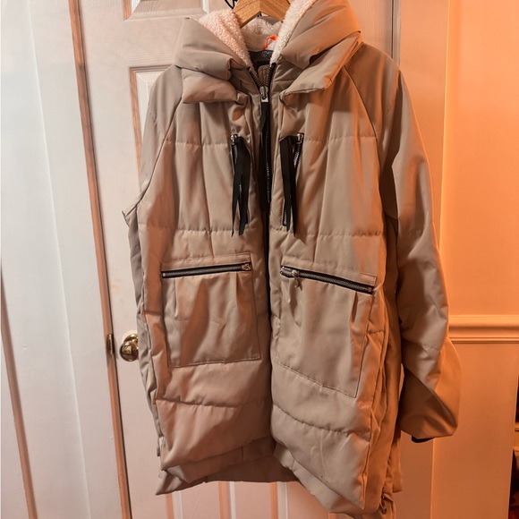 Viral Amazon jacket size large - Picture 7 of 9